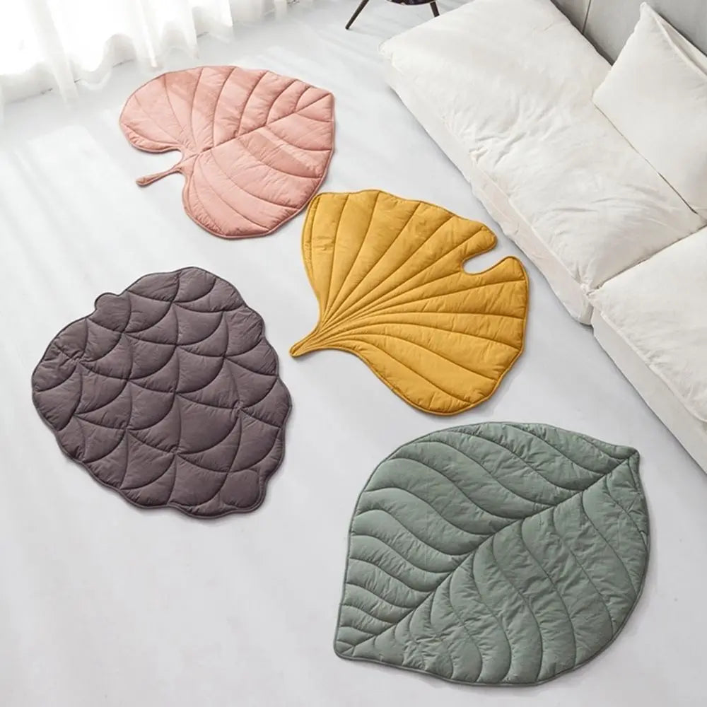 Leaf-Shaped Pet Bed: Cozy Comfort for Your Furry Friend