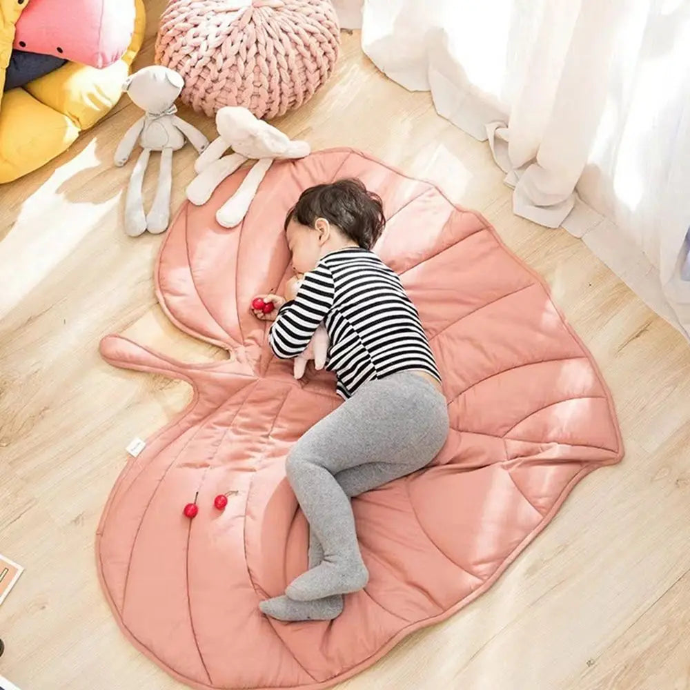 Leaf-Shaped Pet Bed: Cozy Comfort for Your Furry Friend